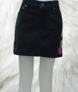 Lady's Jean Skirt In Black With Side Embroidery